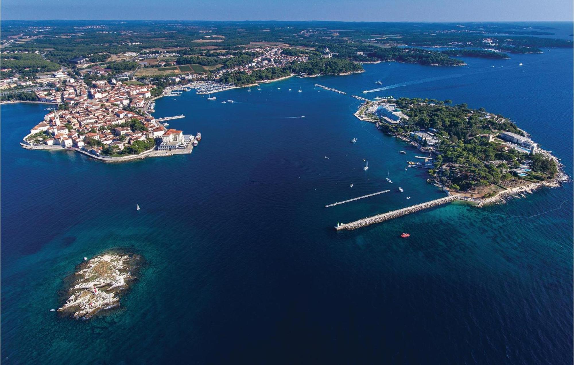 1 Bedroom Beautiful Apartment In Porec Bagian luar foto