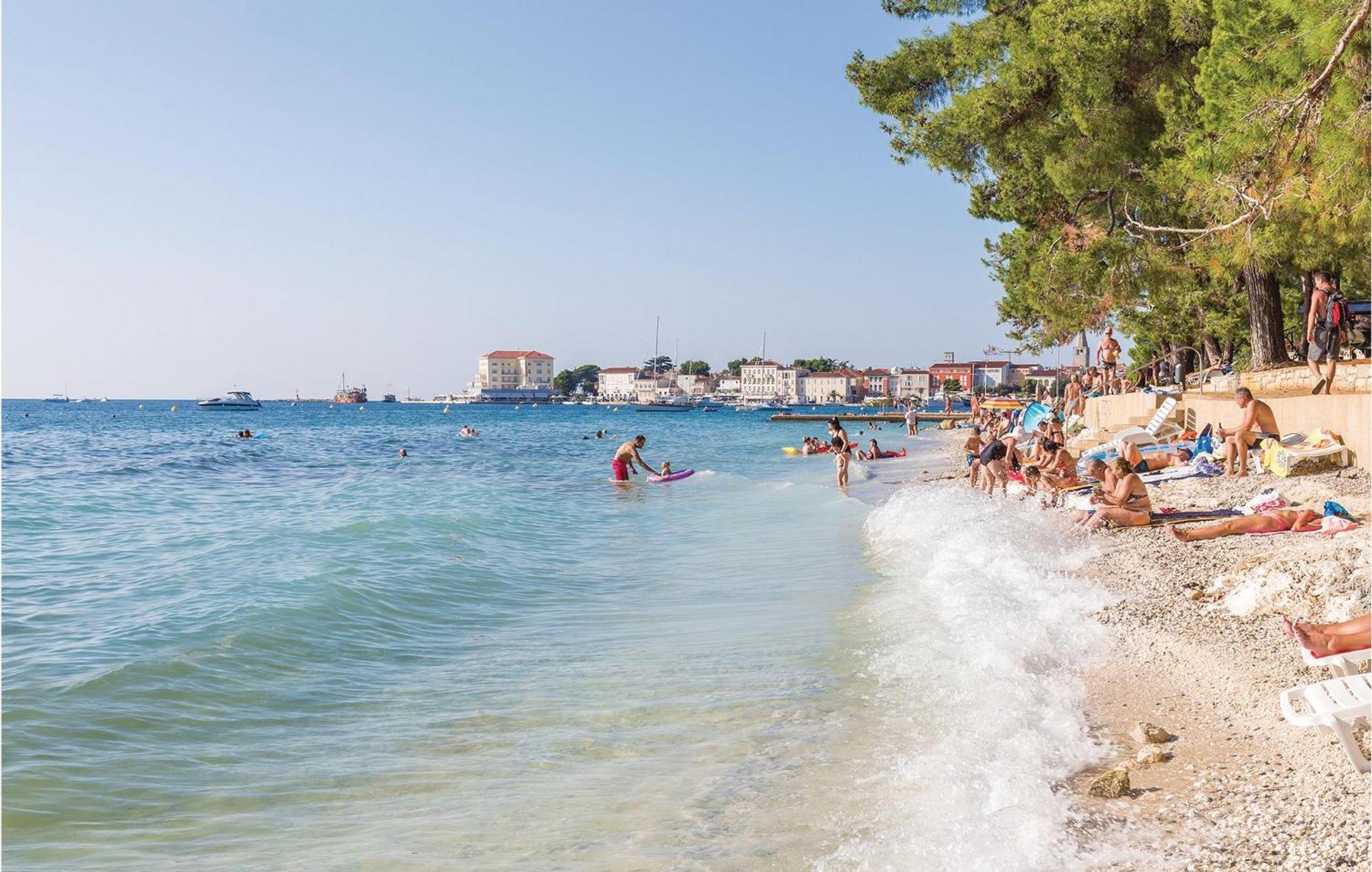 1 Bedroom Beautiful Apartment In Porec Bagian luar foto